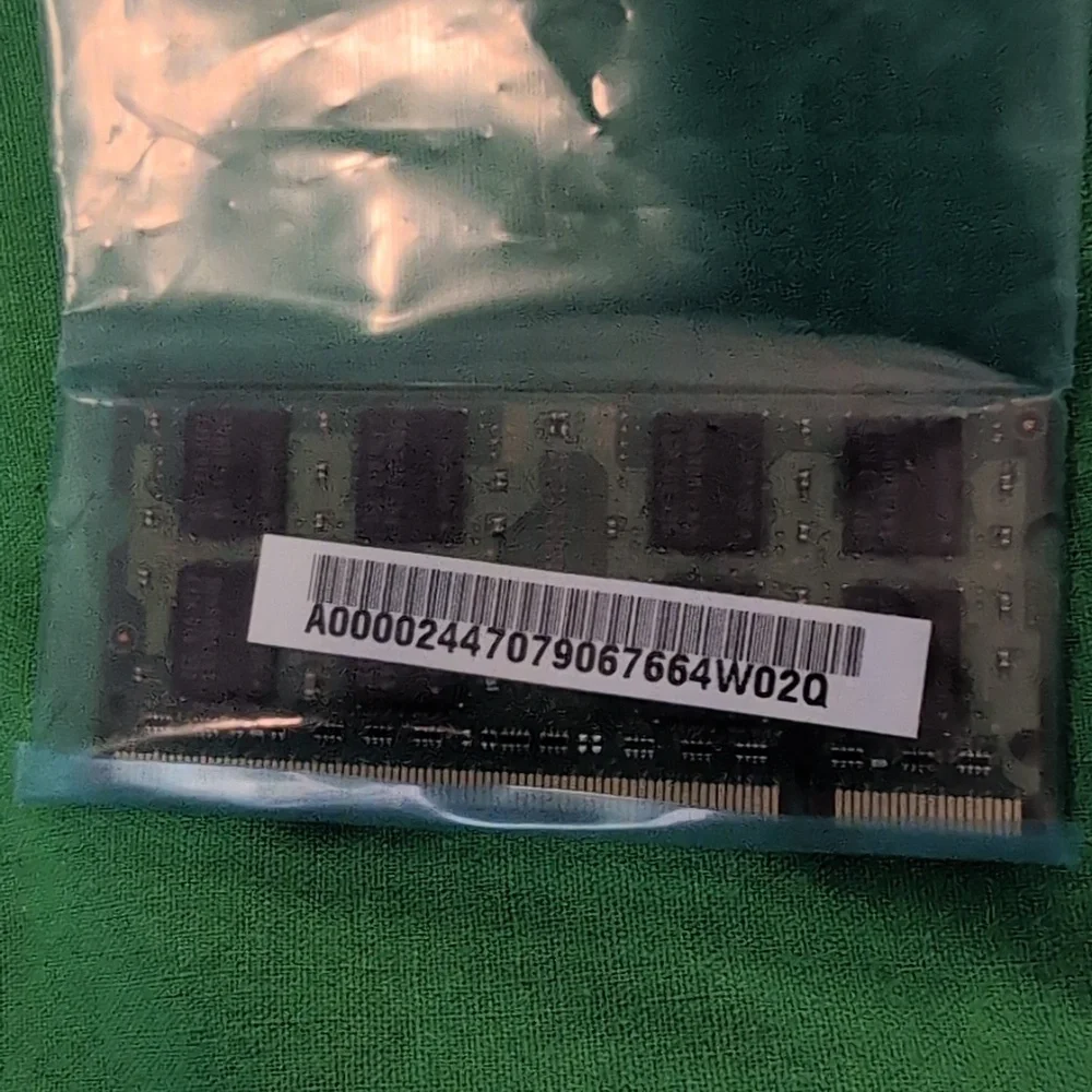 Samsung 2GB 2Rx8 PC2-6400S-666-12-E3 DDR2 SDRAM Laptop Ram